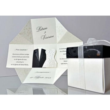 Invitación de boda trajes novios 34951